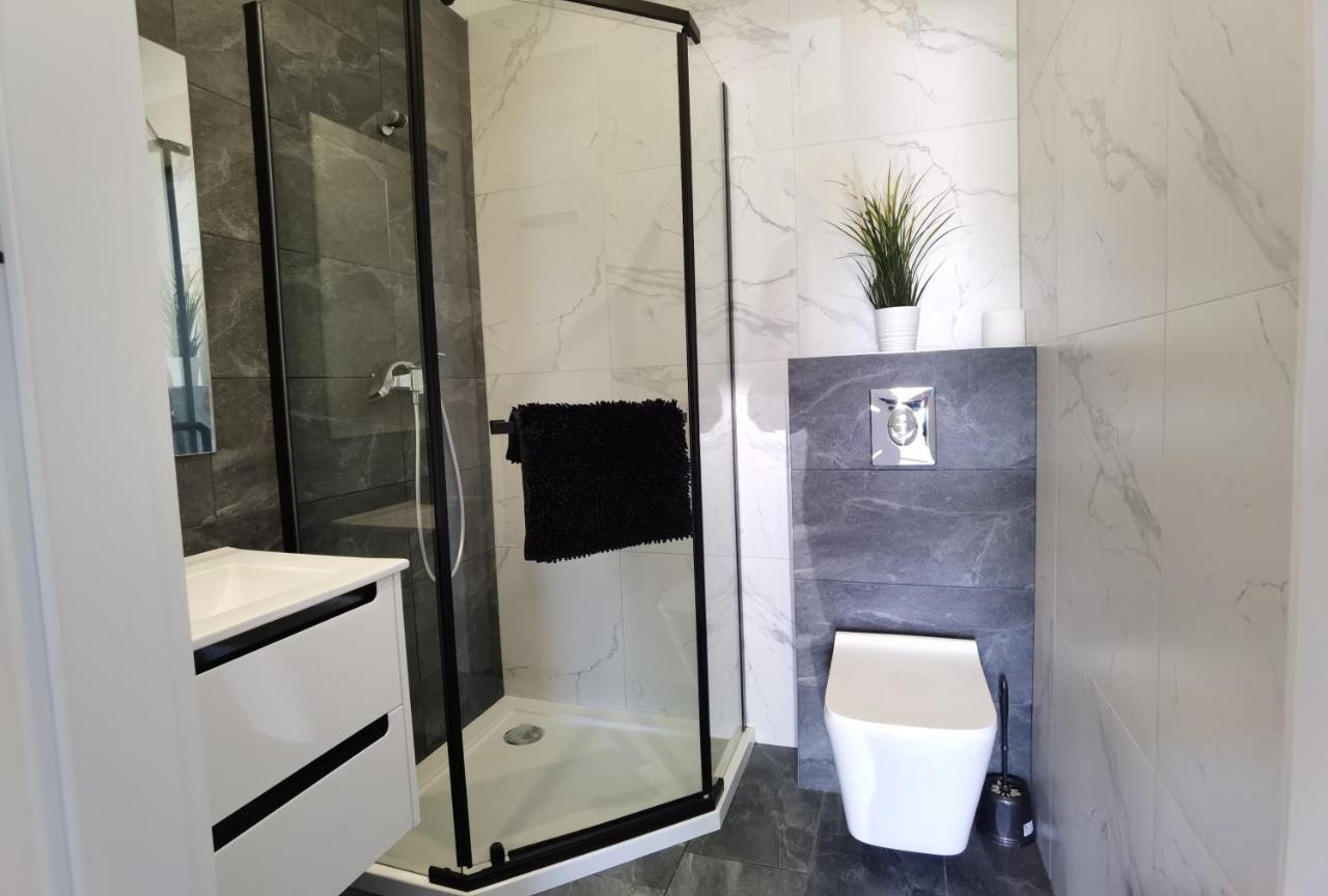 Domki Black Pearl Mielno Basen Sauna Jacuzzi Exterior foto